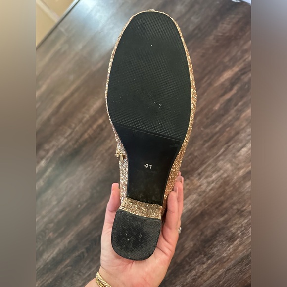 GoLd ✨ sPaRkLe HEEEELS!!!! - Picture 4 of 8